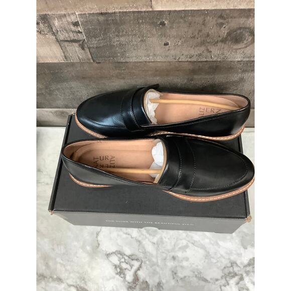 Naturalizer Women's 9W Black Leather Adiline Loafers Lugged Sole Slip On LB7-6 - Picture 8 of 13